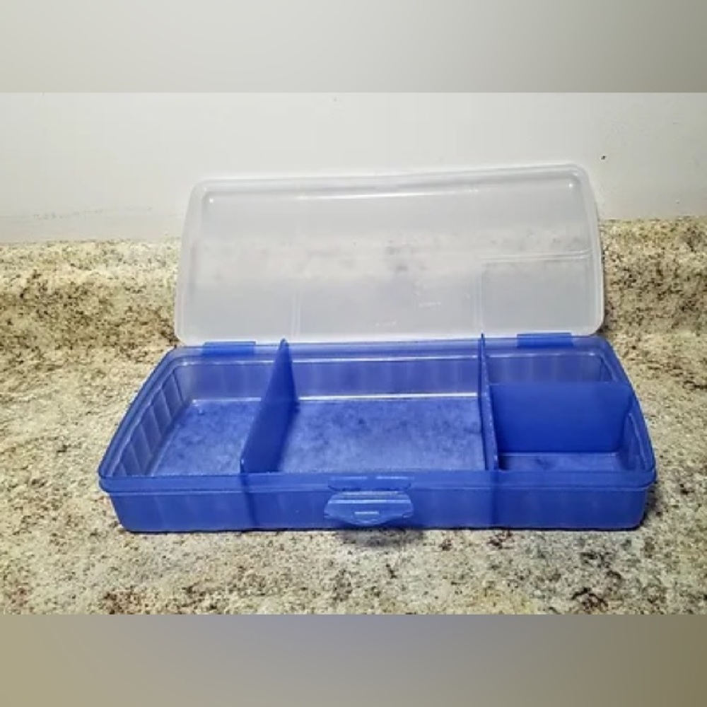 Tupperware lunch box - Picture 3 of 4